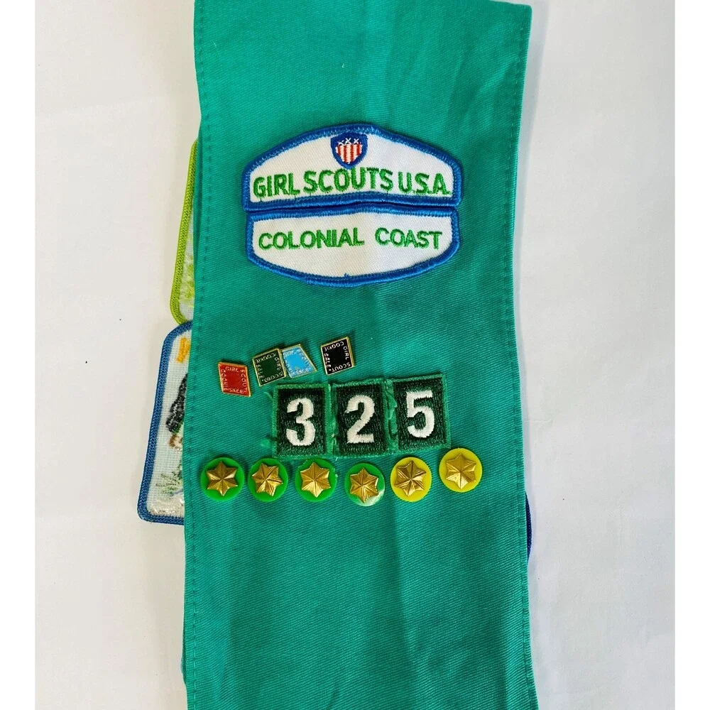Vintage Girl Scouts USA Green Sash Full of Merit Badges Patches Sewn